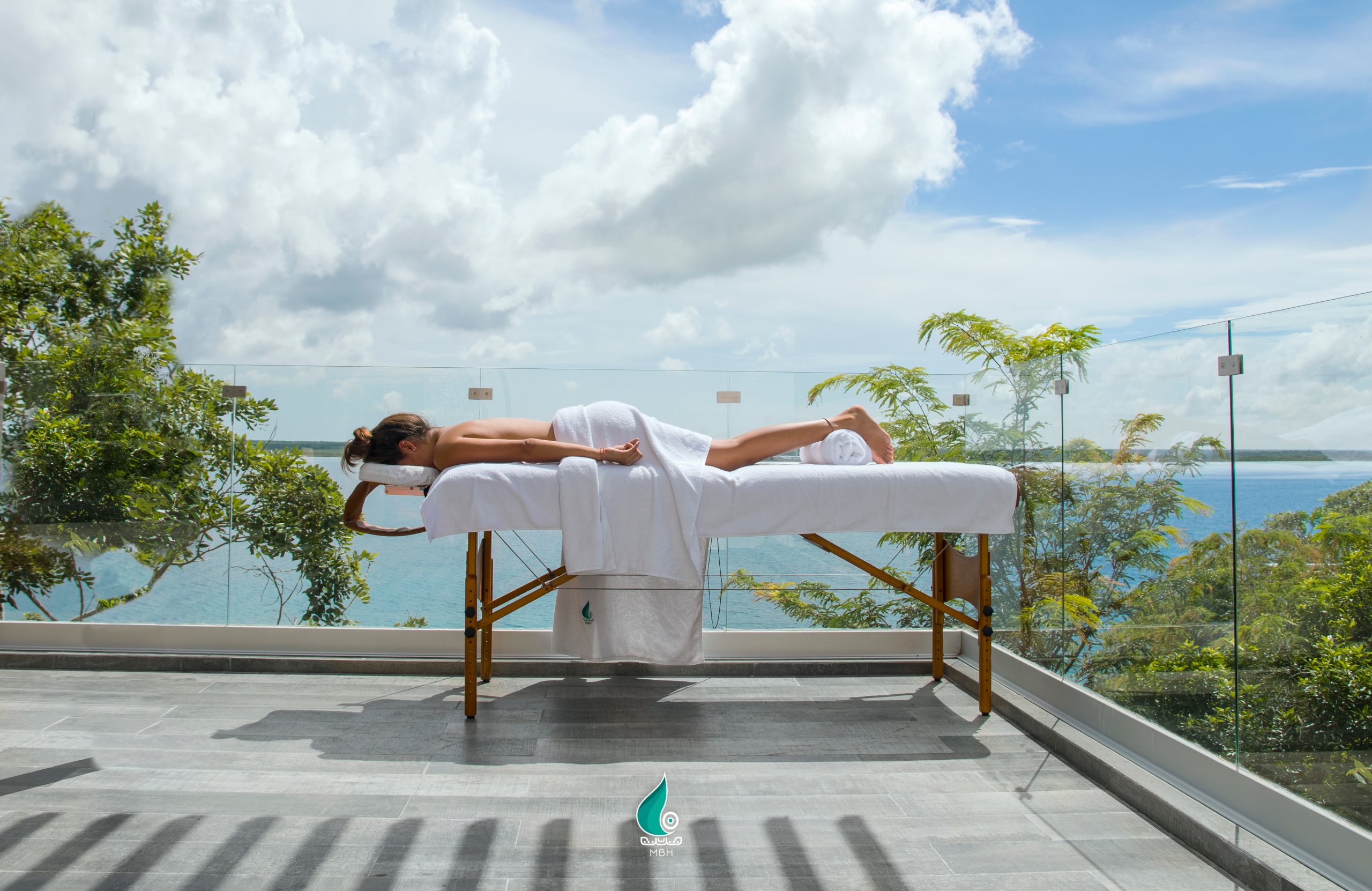 Massage in the jungle